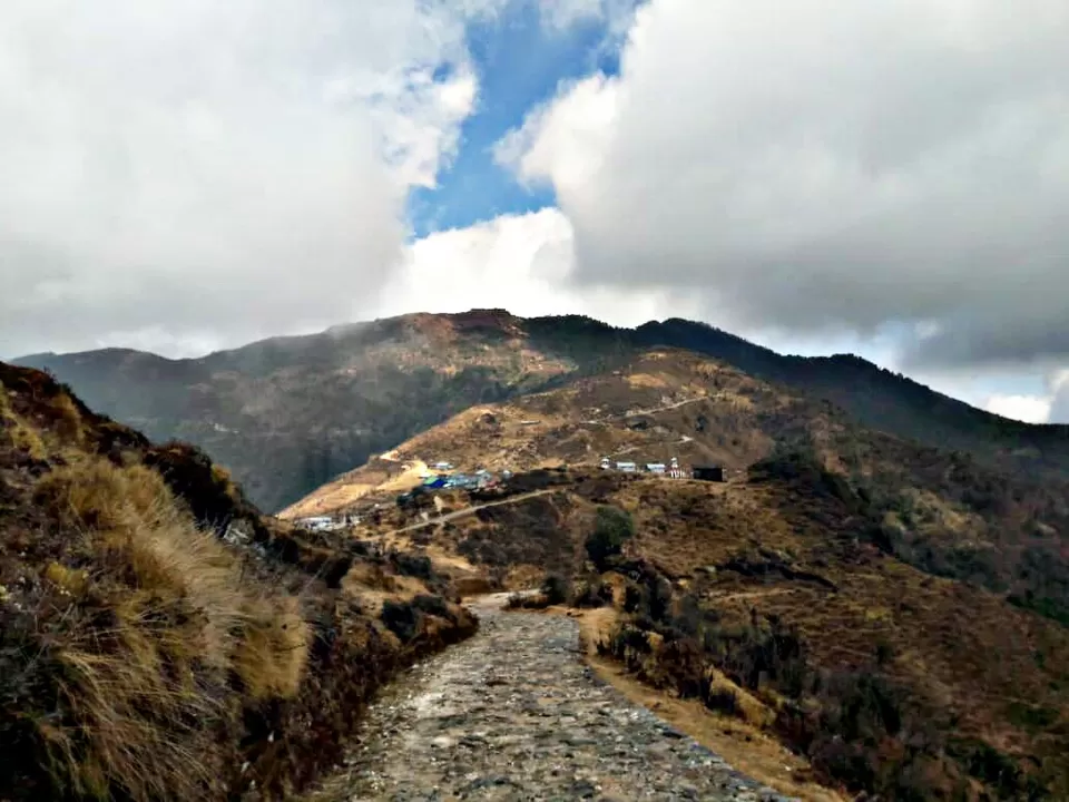 Photo of Kalipokhri Lake, Kalipokhri, West Bengal, India by Pinky Roy