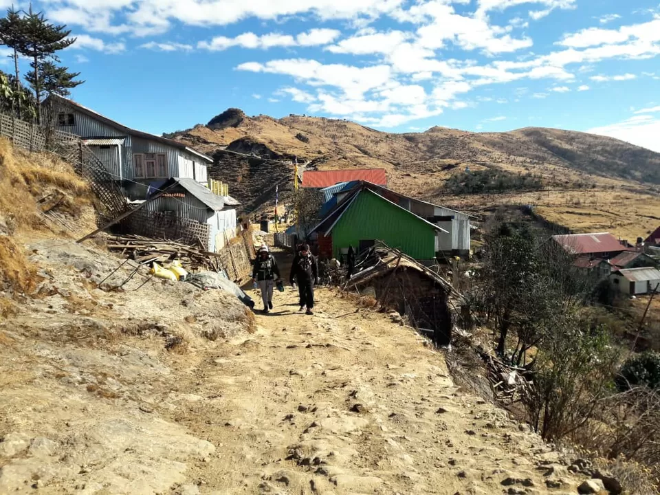 Photo of Kalipokhri Lake, Kalipokhri, West Bengal, India by Pinky Roy