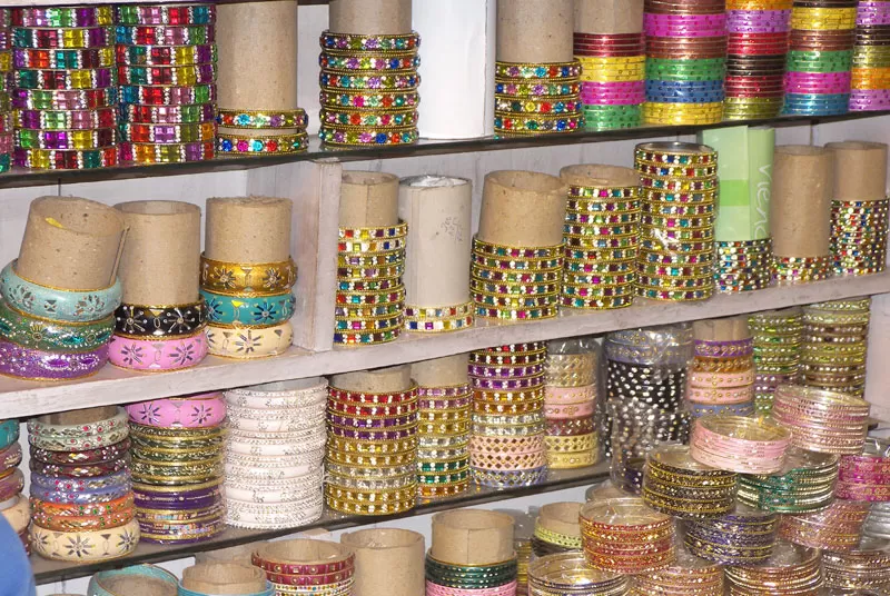 Photo of Chandpole Bazar, Jaipur, Rajasthan, India by Saurav