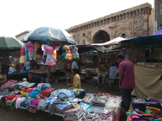 Photo of Lal Darwaja, Ahmedabad, Gujarat, India by Saurav