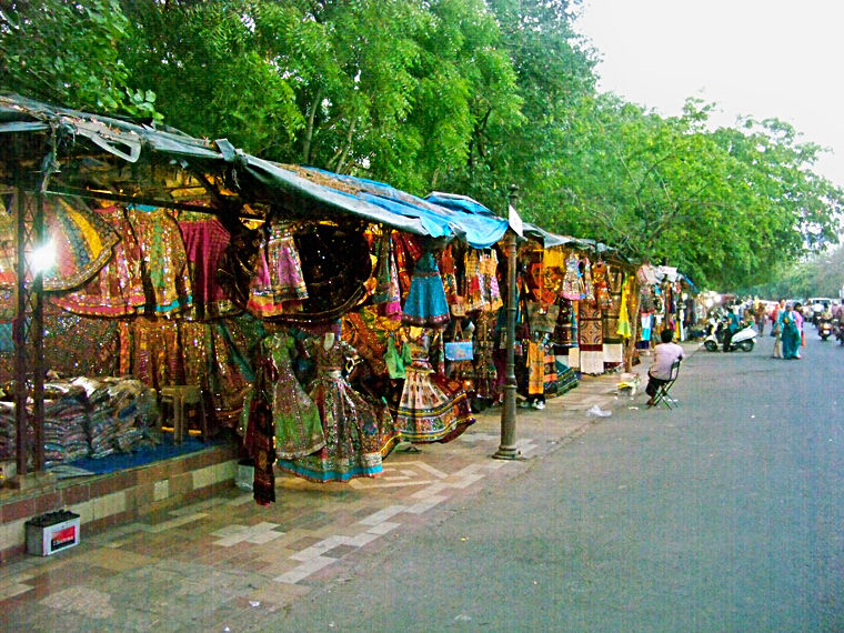 Photo of Law Garden, Ahmedabad, Gujarat, India by Saurav