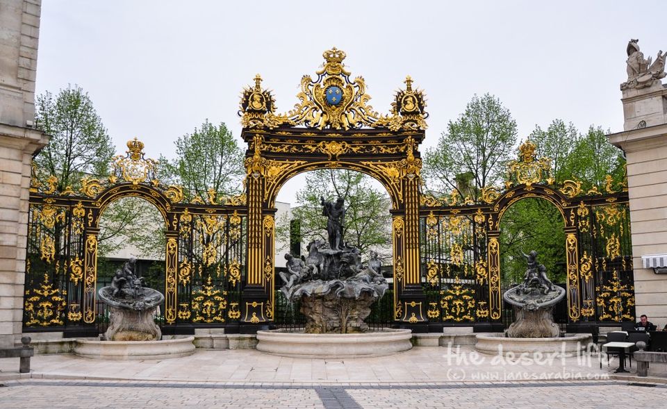Photo of Hôtel de Ville, Place de l'Hôtel-de-Ville, Paris, France by Jane Sarabia