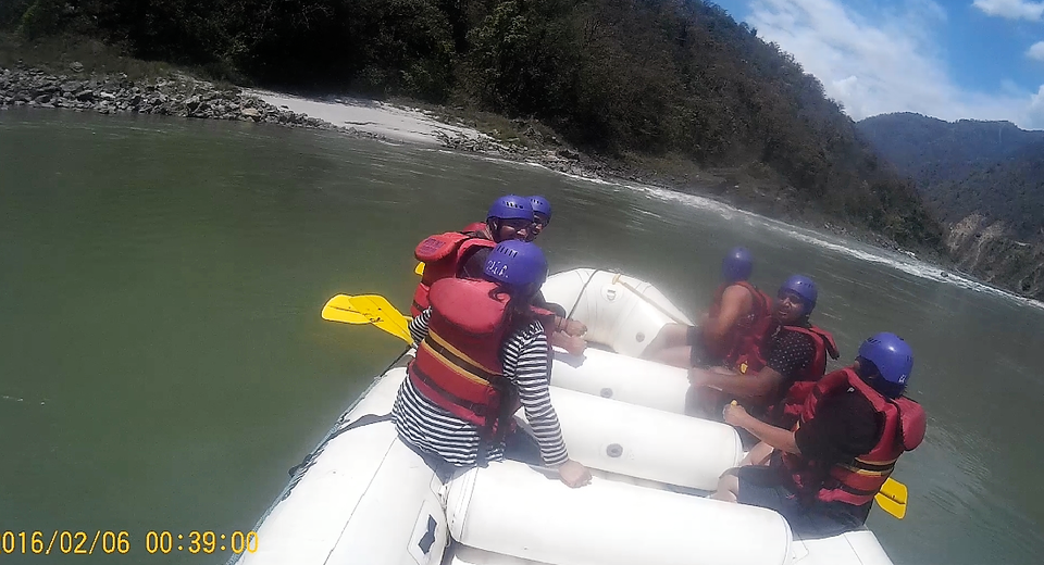Photo of Experience the adrenaline surge while conquering the rapids during rafting at Rishikesh by Ishita Das Sarkar
