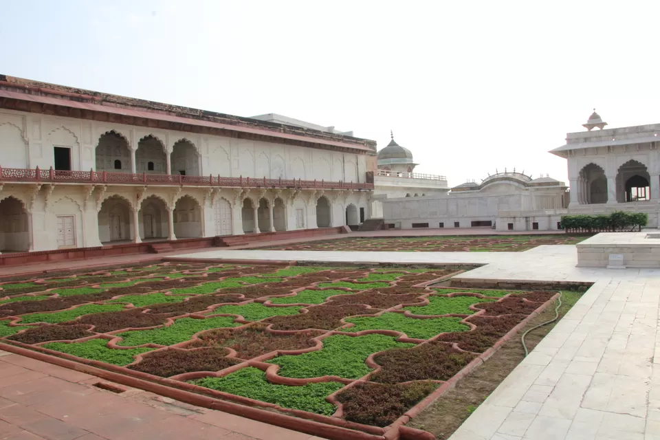 Photo of Agra Fort, Agra Fort, Rakabganj, Agra, Uttar Pradesh, India by LifeofaTravelGirl