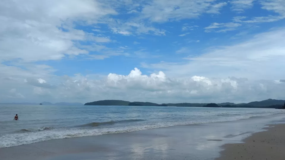 Photo of Ao Nang Beach, Ao Nang, Mueang Krabi District, Krabi, Thailand by Twain Travellers