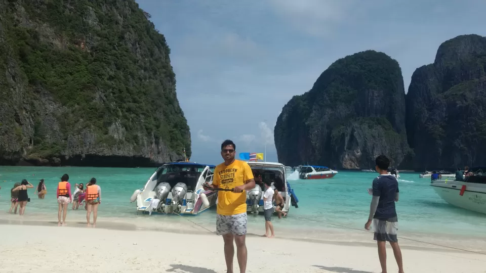 Photo of Maya Bay, Thailand by Twain Travellers