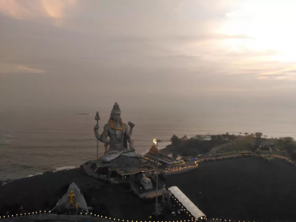Photo of Murudeshwar Temple, Karnataka, India by Abhijith K