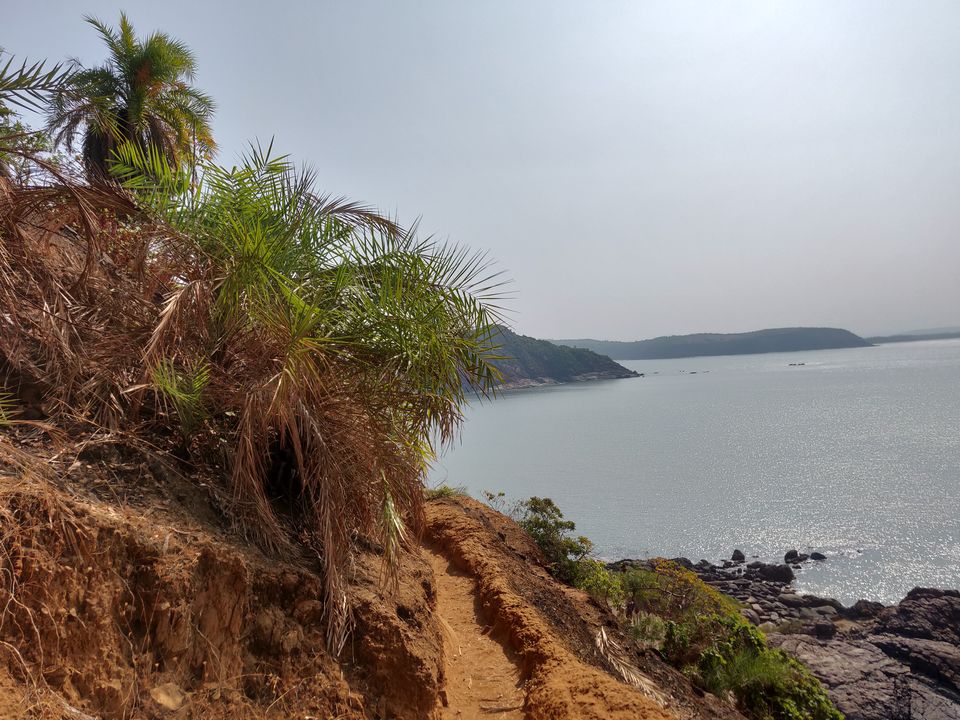 Photo of The best beach trek I have been to. by Mouna Naidu