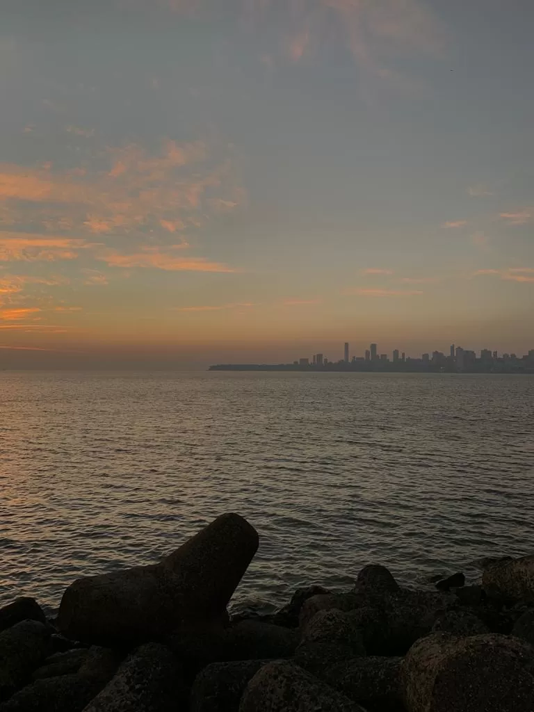 Photo of Marine Drive, Charni Road East, Chowpatty, Girgaon, Mumbai, Maharashtra, India by Prtravelstories