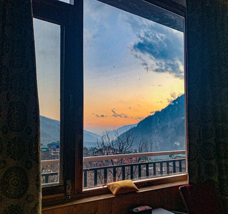 Photo of Moved to Mountains | Waking up amongst the misty & snow-clad mountains | #NewYearsEve 1/8 by Neha & Abhay