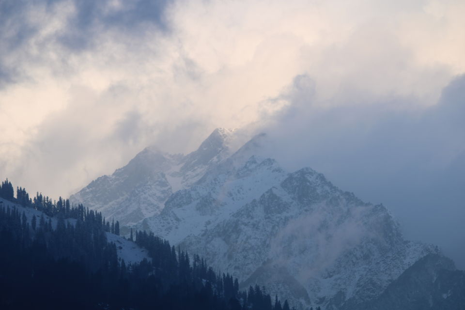 Photo of Moved to Mountains | Waking up amongst the misty & snow-clad mountains | #NewYearsEve 4/8 by Neha & Abhay