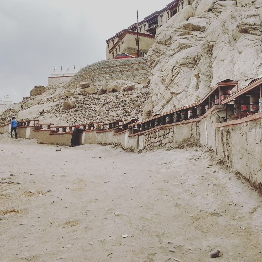 Photo of Ladakh - a dream that you don't want to wake up from. by Curvy_bongshell