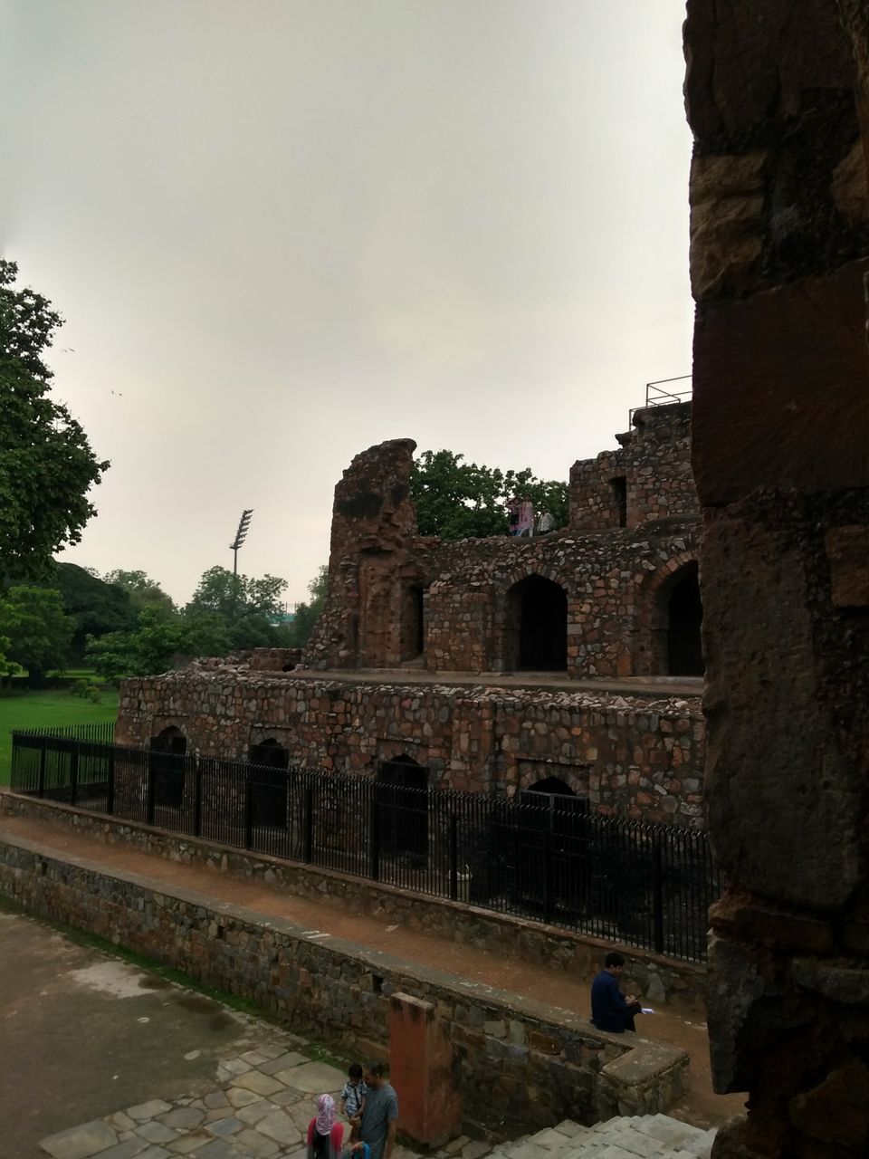 Photo of Exploring the 'Djinns' of Ferozabad by Curvy_bongshell