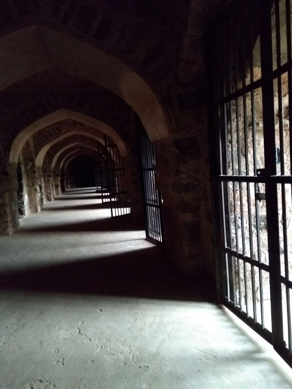 Photo of Exploring the 'Djinns' of Ferozabad by Curvy_bongshell
