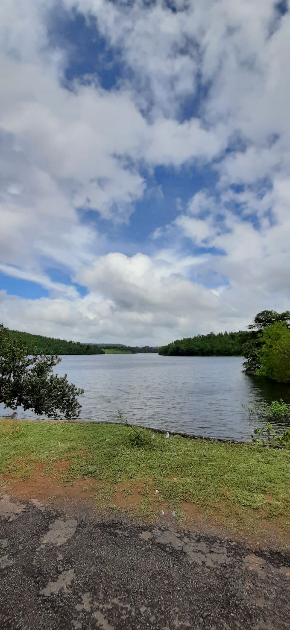 Photo of Talberiya Dam (তালবেড়িয়া জলাধার), Talberiya Road, Rautara, West Bengal, India by Curvy_bongshell