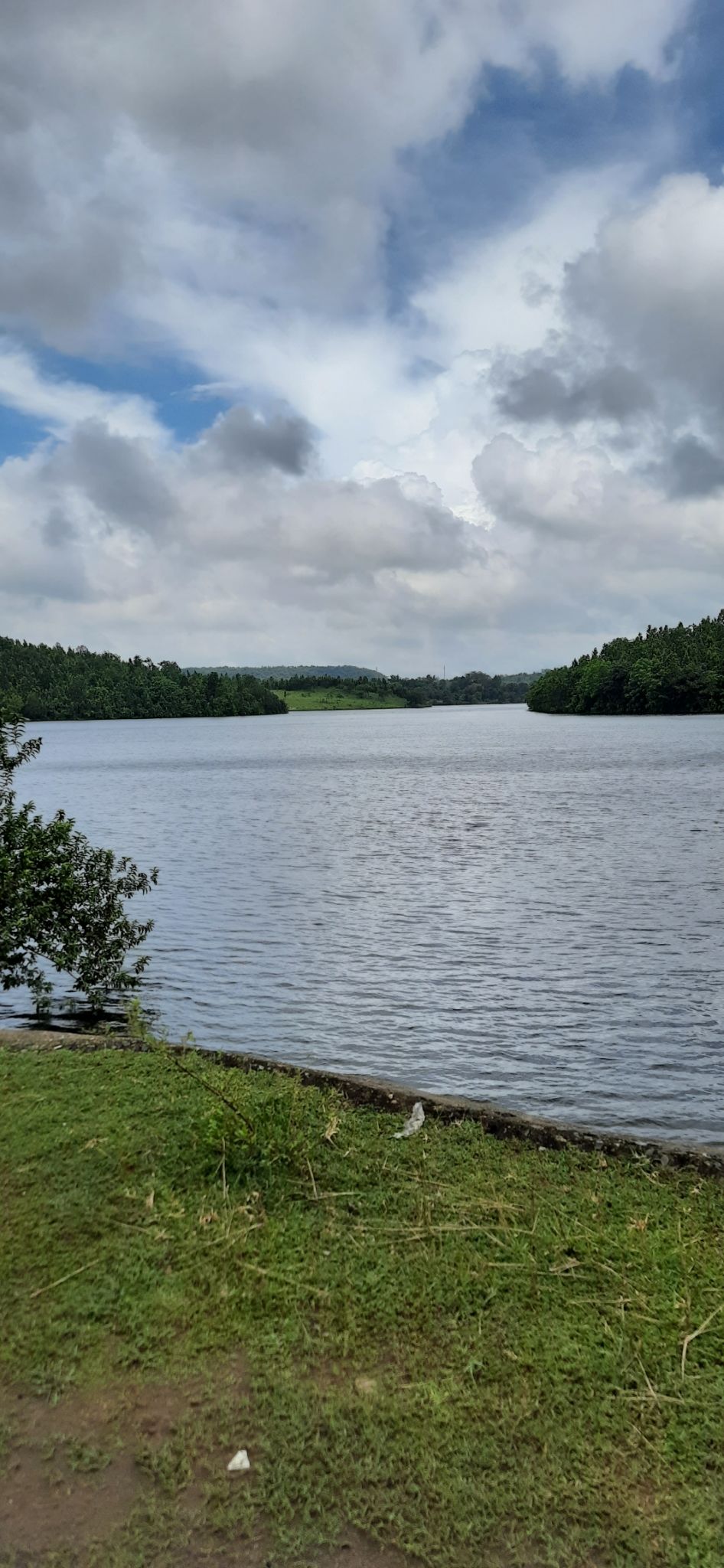 Photo of Talberiya Dam (তালবেড়িয়া জলাধার), Talberiya Road, Rautara, West Bengal, India by Curvy_bongshell