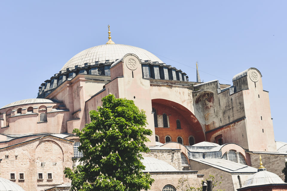 Photo of Binbirdirek Mahallesi, Sultanahmet Square, Sultan Ahmet Parkı, Fatih/Istanbul, Turkey by foovelnus