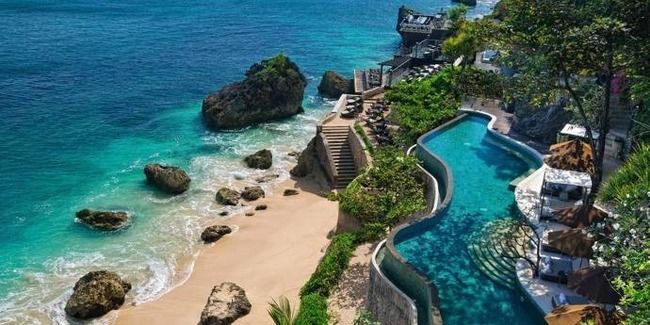 Photo of Luxurious Island Resorts That Should Be On Your Wishlist This Summer by Adyasha Dash (The Wandering Mind)