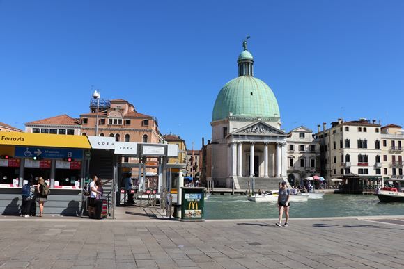Photo of How to Avoid the Crowds in Venice, Italy by David & Veronica