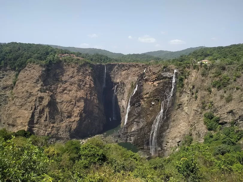 Photo of Meet the Majesty in Karnataka: Jog Falls by swapnil_journeyer
