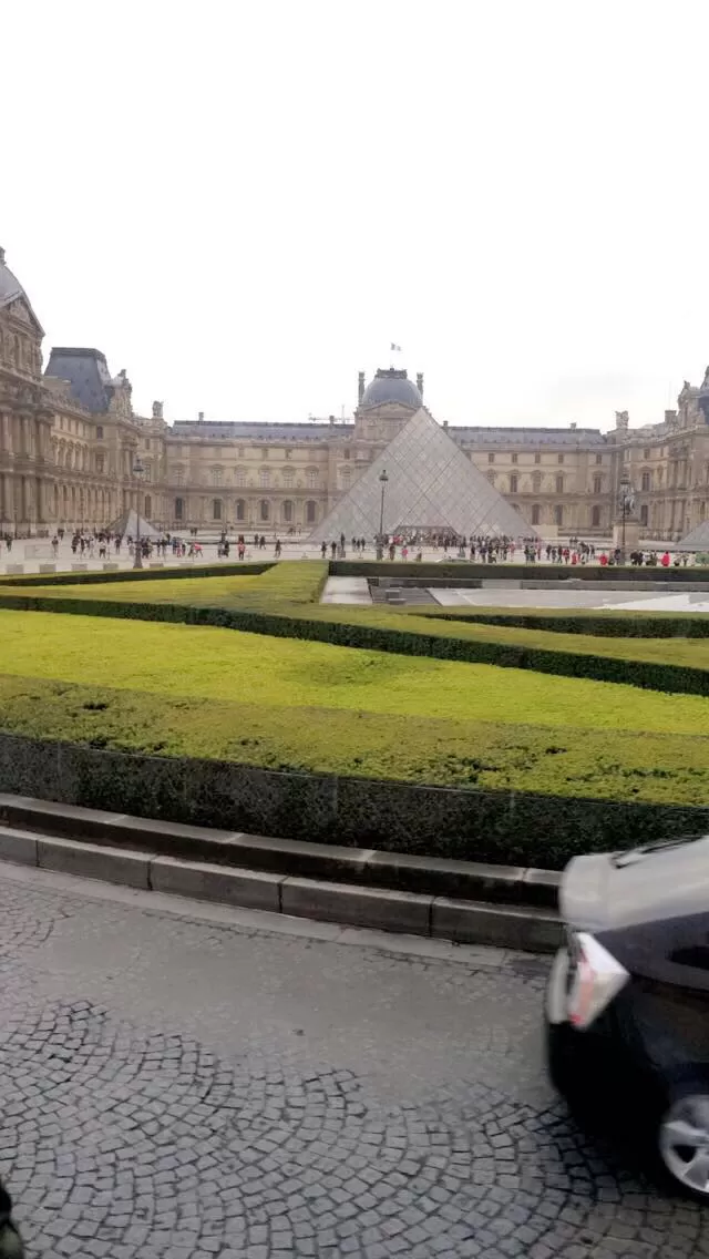 Photo of Paris - A Jour à Se Rappeler by shweta sood