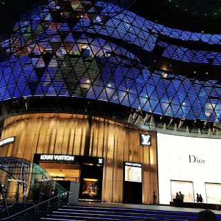 Photo of First International Travel Destination (Female Travellers)- SINGAPORE 4/6 by Travelntweet