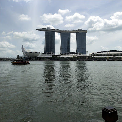 Photo of First International Travel Destination (Female Travellers)- SINGAPORE 1/6 by Travelntweet
