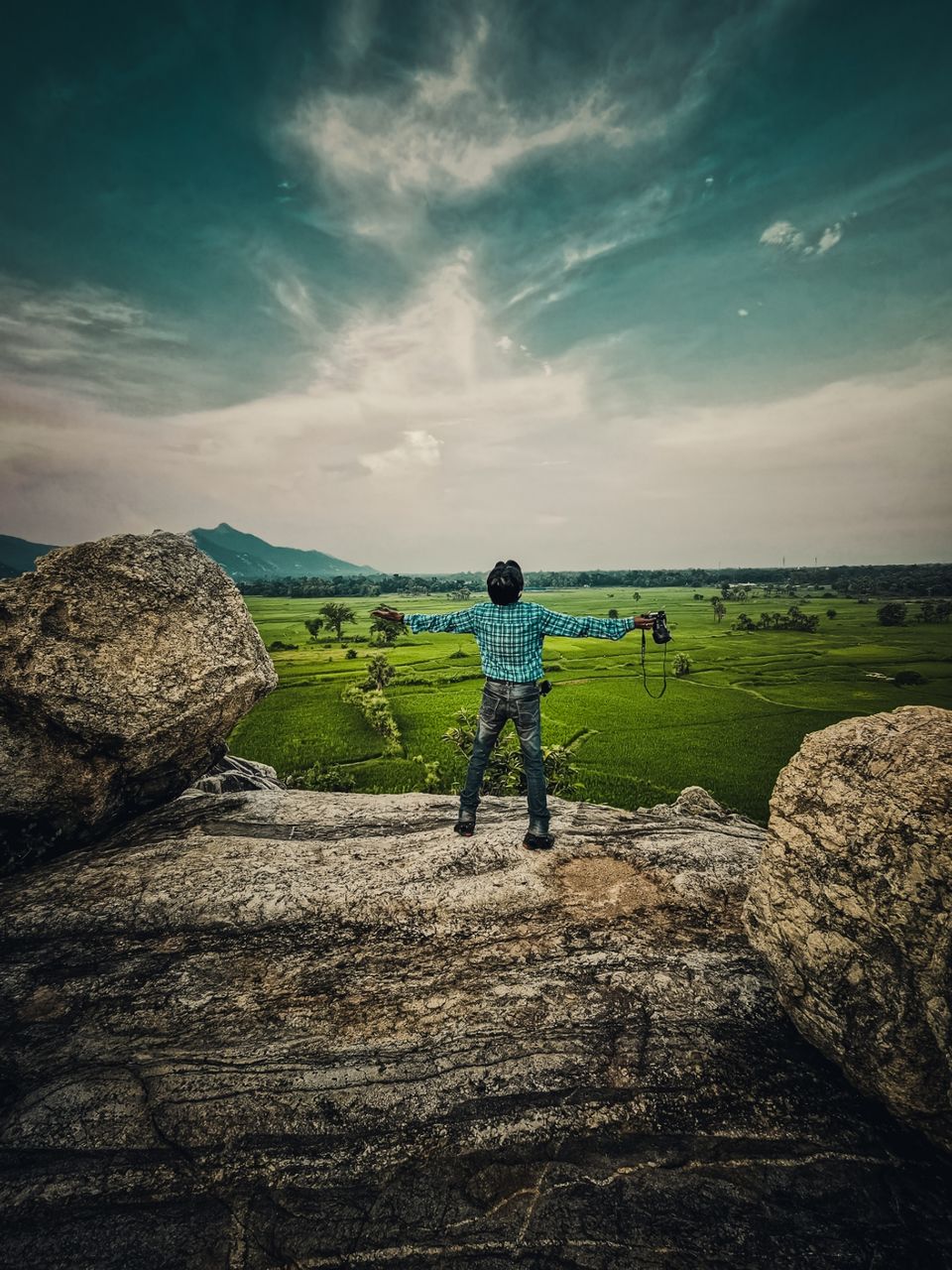 Photo of DEVKUND WATERFALL, ODISHA - SOLO BIKE RIDE by VISORDOWN MOTOVLOGS
