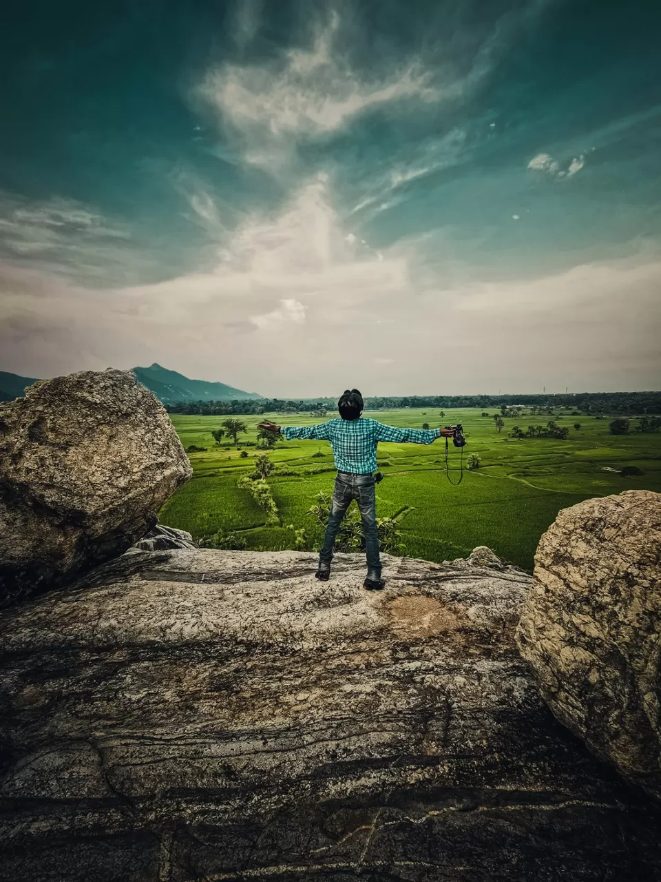Photo of DEVKUND WATERFALL, ODISHA - SOLO BIKE RIDE by VISORDOWN MOTOVLOGS
