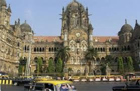 Photo of The city of blinding lights: Bombay 5/8 by Noor