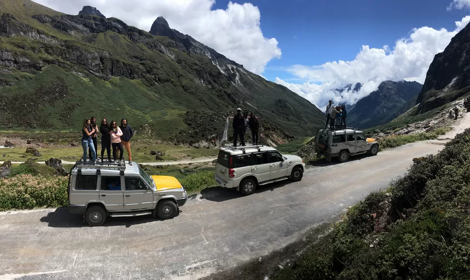 Photo of Yumthang Valley DarkDragon Road, Yumthang, Sikkim, India by Mahima Kohli