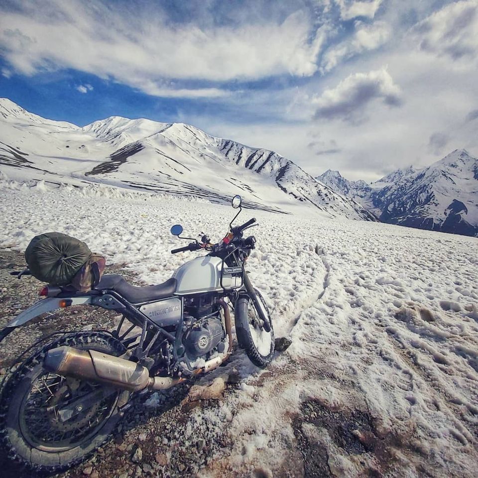 Photo of Kunzum Pass, Dhar Thachakarpo, Himachal Pradesh by Dhruv Sharma