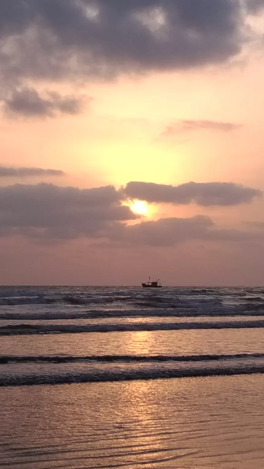 Photo of Srivardhan Beach, Maharashtra by Nupur Agrawal