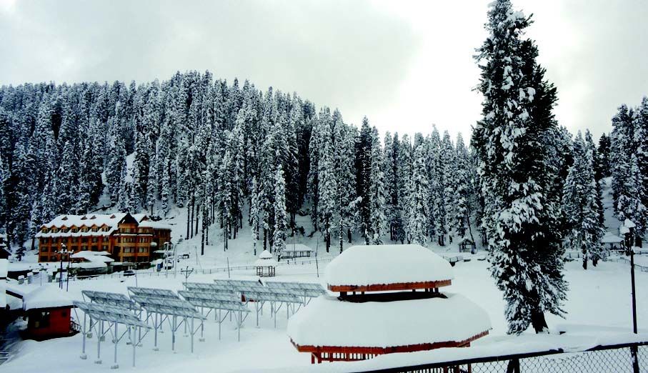 Photo of Beautiful Kashmir Honeymoon Trip 2/5 by Kashmir Downtown Travels