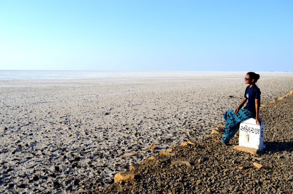 Photo of Surreal Beauty of the White Desert, Rann of Kutch 8/10 by Polomi M (Curious Traveler)