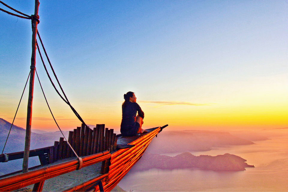 Photo of Sunrise at One tree hill View The Largest Volcanic Lake In The World by cecilia