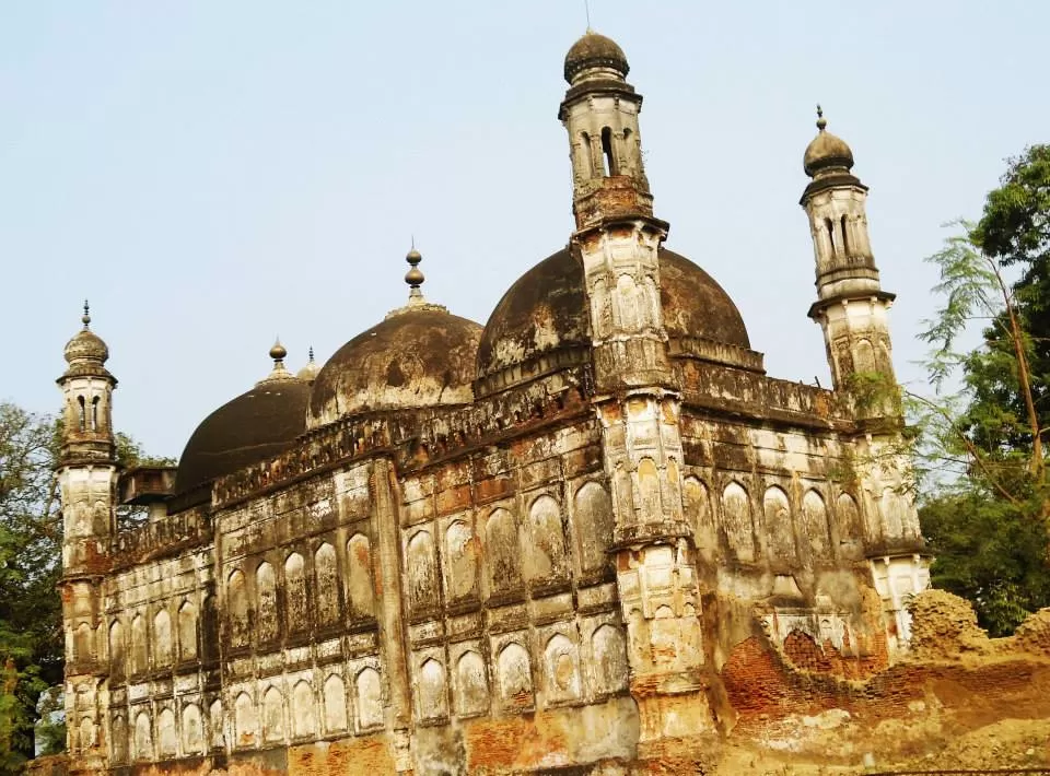 Photo of Mosque, Motijheel, Dhaka, Dhaka Division, Bangladesh by Sagnik Basu