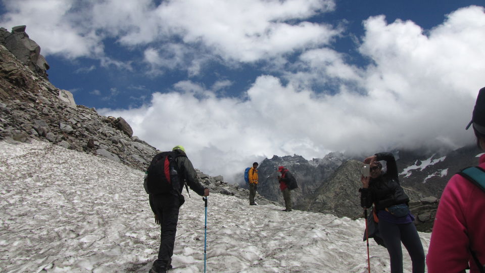 Photo of On the Bakkerwaal's trail at Hampta 4/14 by Aparna Acharya