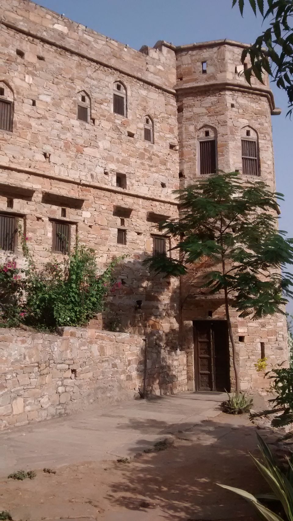 Photo of Dadhikar Fort - Located in a Different Era! by Anupriya Basu
