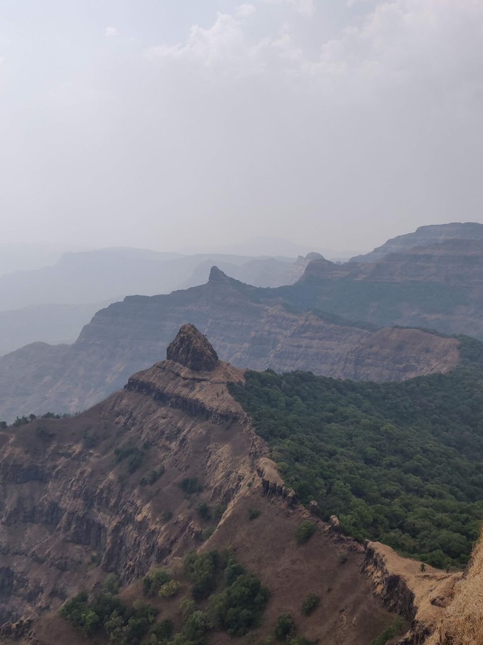 Photo of Vasota Fort, Satara, Maharashtra, India by Dipak Kadu