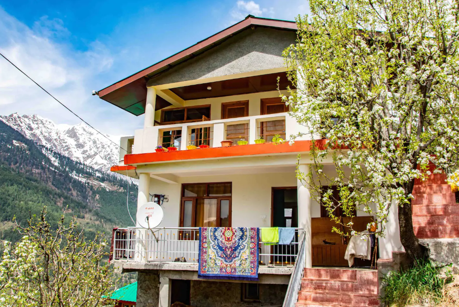 Photo of Heading to Manali? Stay at this BnB to witness panoramic views of the city by Vedant Khanduja
