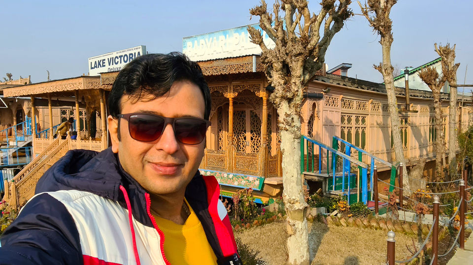 Photo of Houseboat stay in Dal Lake, Srinagar is a perfect example of Kashmiri Hospitality ! 2/6 by Wandering Monk
