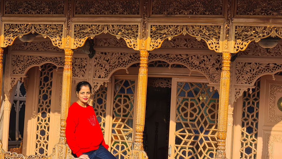 Photo of Houseboat stay in Dal Lake, Srinagar is a perfect example of Kashmiri Hospitality ! 1/6 by Wandering Monk