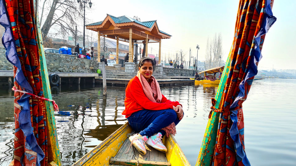 Photo of Houseboat stay in Dal Lake, Srinagar is a perfect example of Kashmiri Hospitality ! 6/6 by Wandering Monk