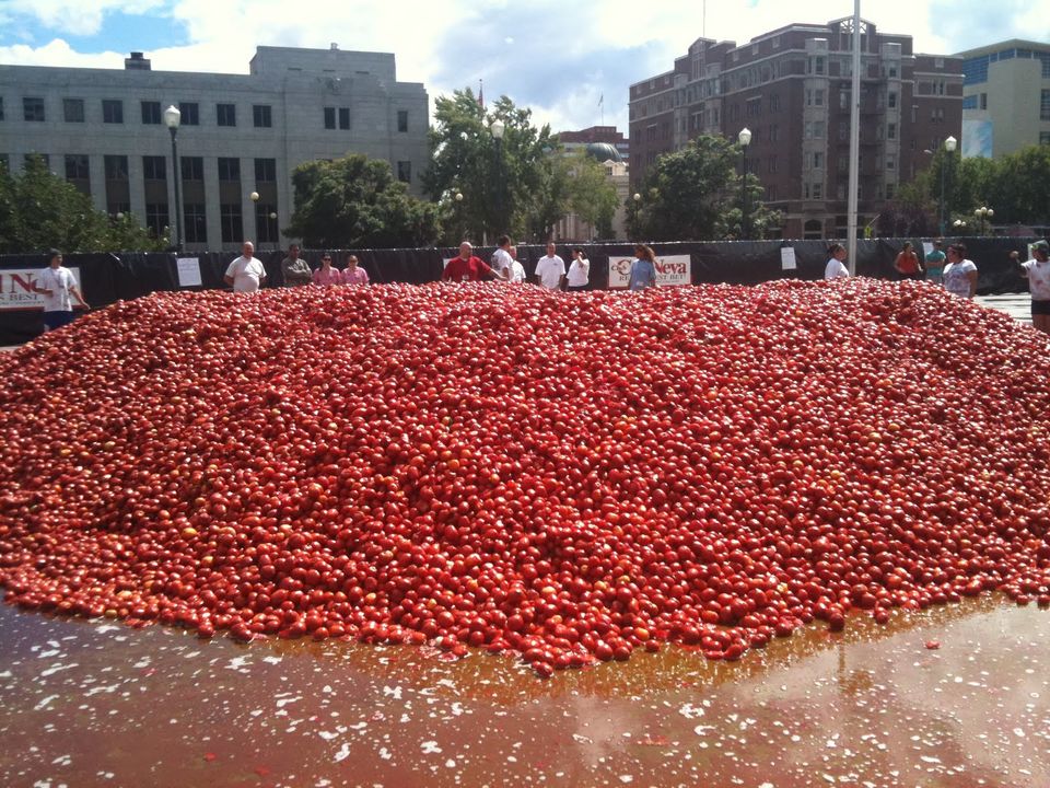 Photo of La Tomatina! On It's 70th Anniversary ~ Know All About It! 3/12 by Abhigya S