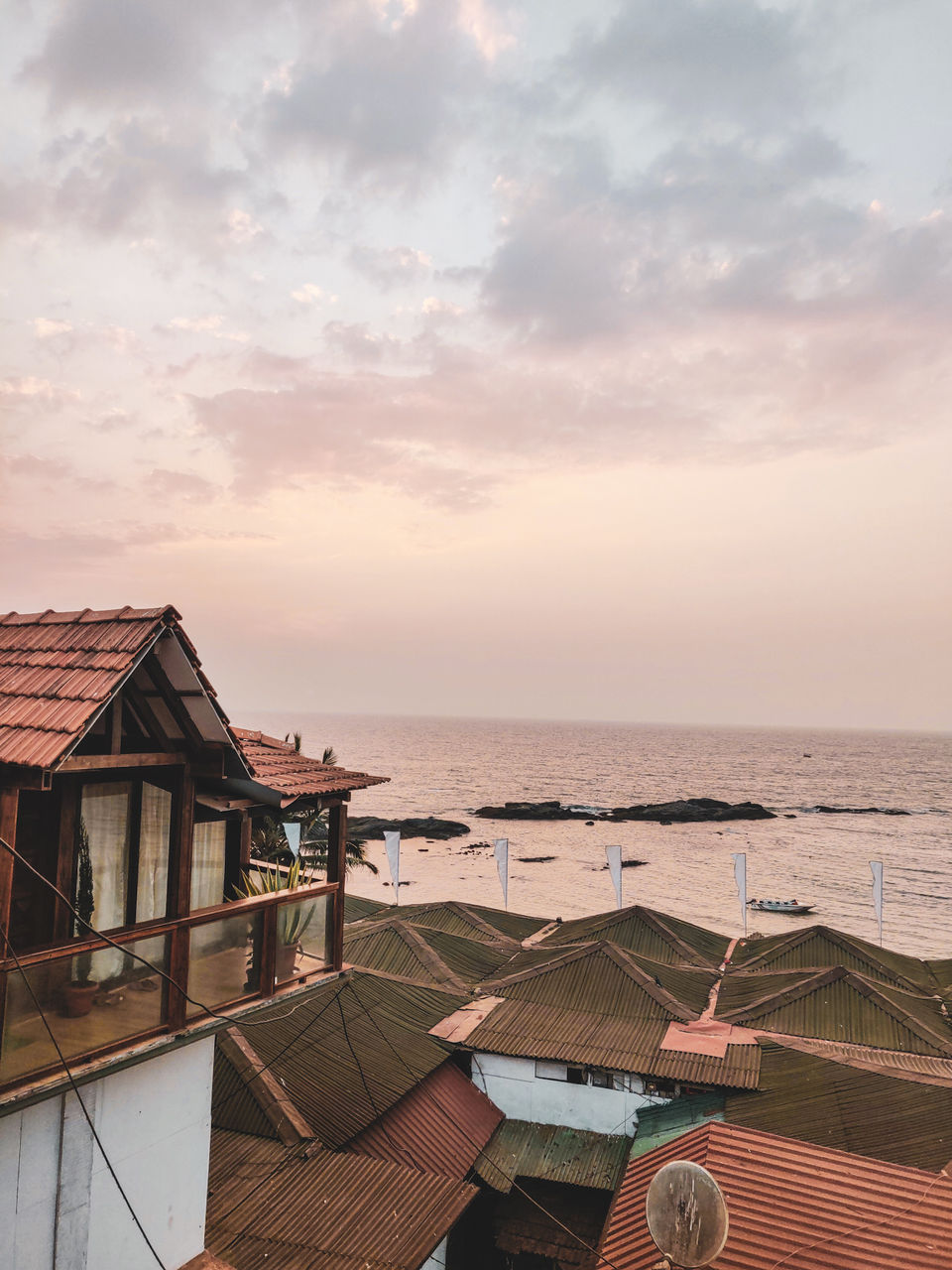 Photo of Everything Gone Wrong With Tourism In Goa That Has Infuriated The Locals And The Hippies! 5/5 by Abhigya S
