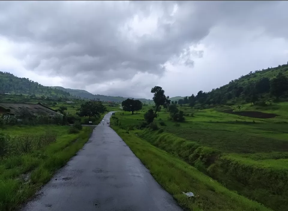 Photo of OASIS BEHIND CLOUDS (SALHER FORT)#roadtrip#salherfort#moonsoon#friends#trips#goodvibes#crazyfriends by Nirav Dhimmar