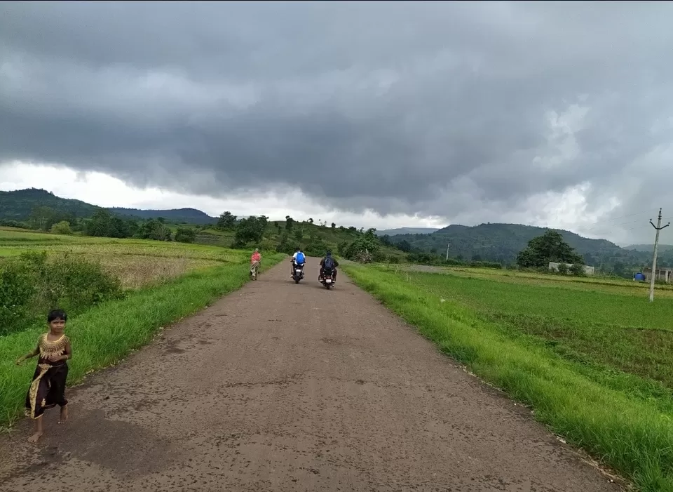 Photo of OASIS BEHIND CLOUDS (SALHER FORT)#roadtrip#salherfort#moonsoon#friends#trips#goodvibes#crazyfriends by Nirav Dhimmar