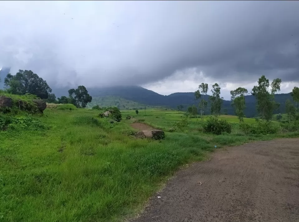 Photo of OASIS BEHIND CLOUDS (SALHER FORT)#roadtrip#salherfort#moonsoon#friends#trips#goodvibes#crazyfriends by Nirav Dhimmar