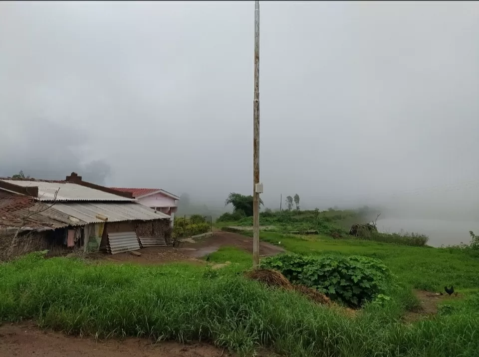 Photo of OASIS BEHIND CLOUDS (SALHER FORT)#roadtrip#salherfort#moonsoon#friends#trips#goodvibes#crazyfriends by Nirav Dhimmar